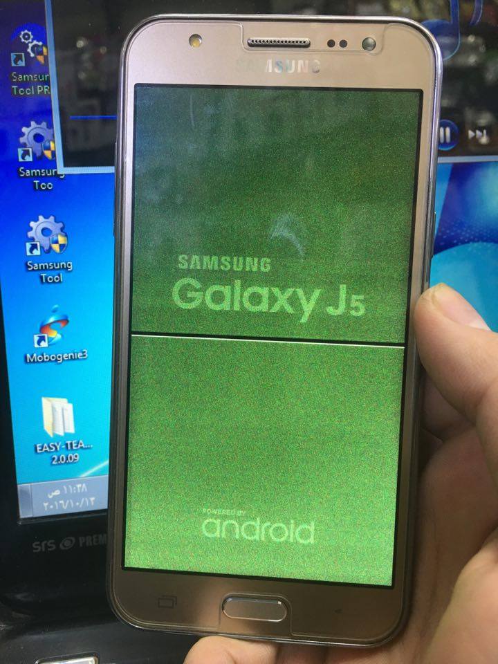 حل مشكلة الشاشة البيضاء وتقطع الشاشة في هاتف SM-J500H